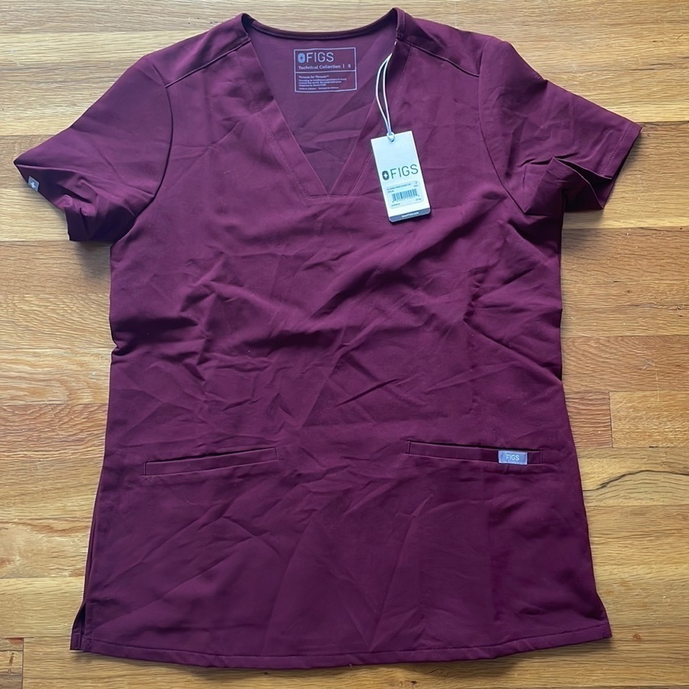 Figs Casma Three-Pocket burgundy Scrub Top NWT small